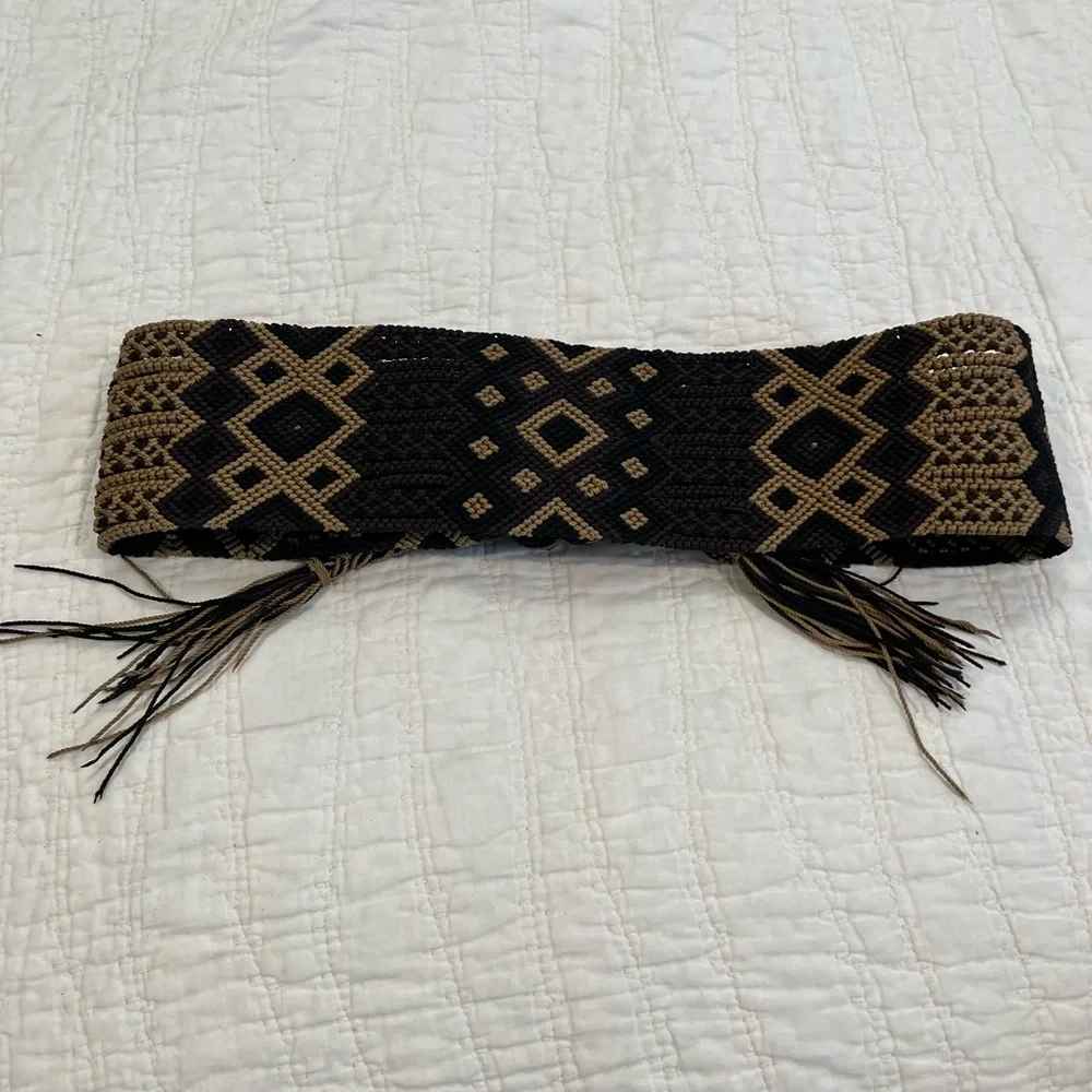 Vintage‎ Black and Tan Woven Macrame Belt Sz. M/L